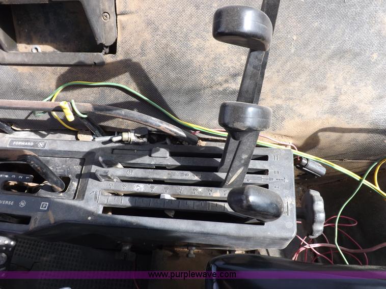 image for item I9139 1982 John Deere 4840 tractor