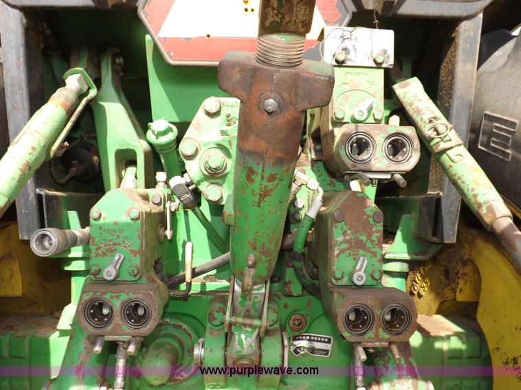 image for item I9139 1982 John Deere 4840 tractor