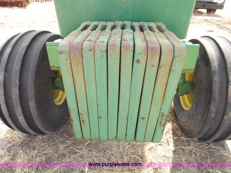 image for item I9139 1982 John Deere 4840 tractor