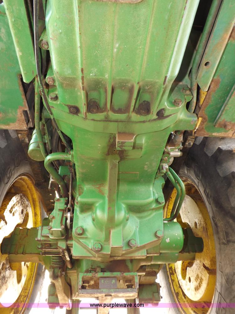 image for item I9139 1982 John Deere 4840 tractor