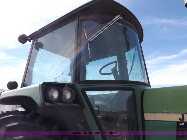 image for item I9139 1982 John Deere 4840 tractor