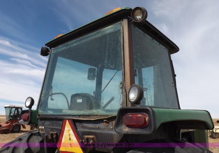 image for item I9139 1982 John Deere 4840 tractor