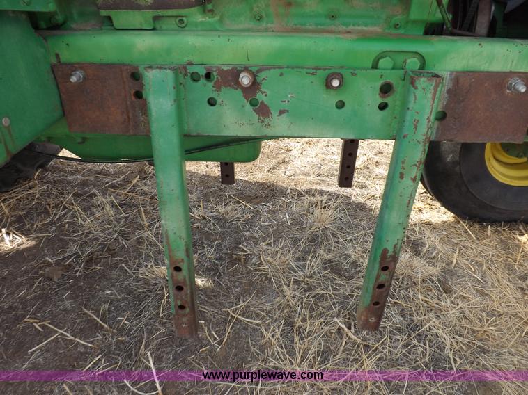 image for item I9139 1982 John Deere 4840 tractor