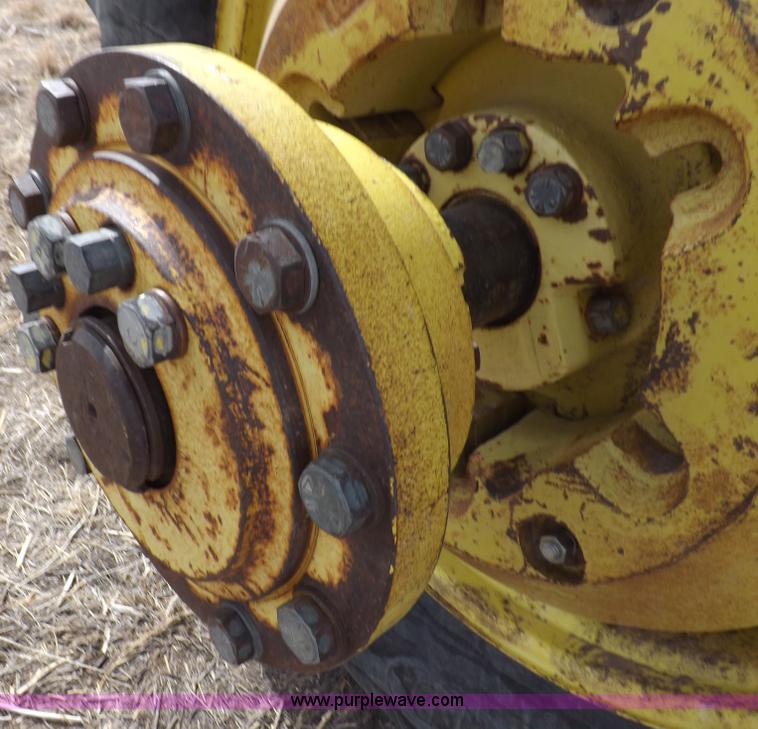 image for item I9139 1982 John Deere 4840 tractor