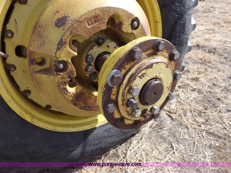 image for item I9139 1982 John Deere 4840 tractor