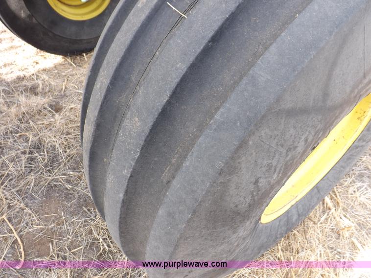 image for item I9139 1982 John Deere 4840 tractor