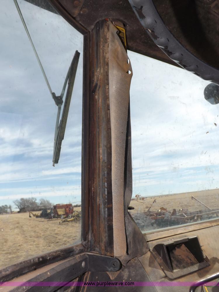 image for item I9139 1982 John Deere 4840 tractor