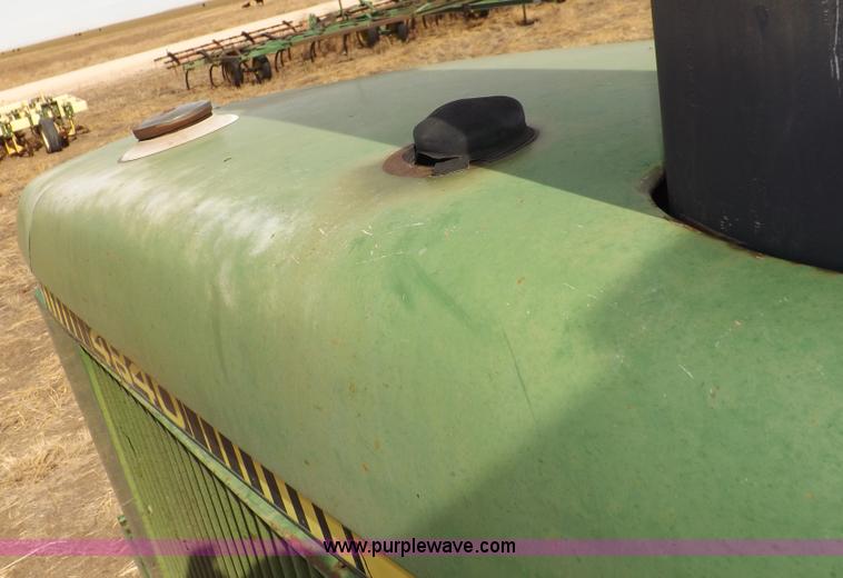 image for item I9139 1982 John Deere 4840 tractor