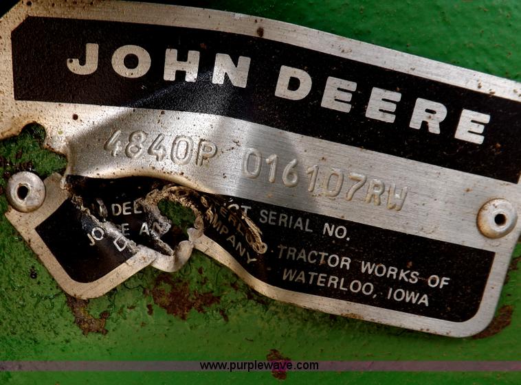 image for item I9139 1982 John Deere 4840 tractor