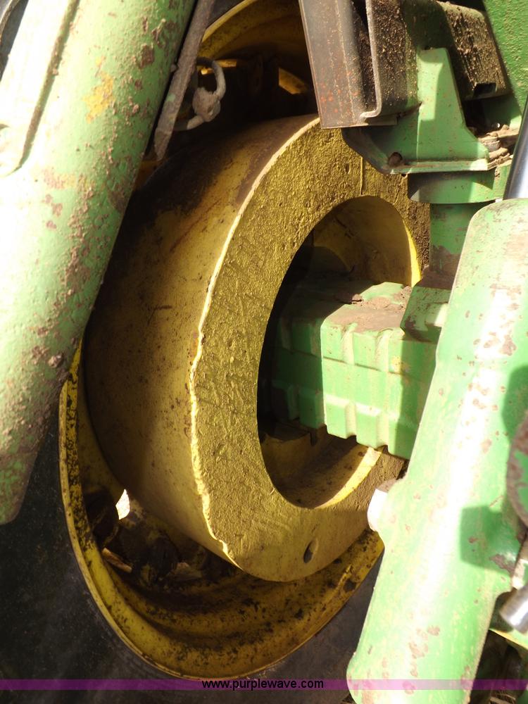 image for item I9140 1979 John Deere 4640 tractor