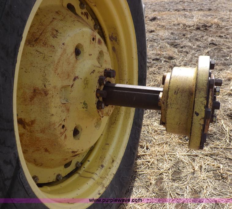 image for item I9140 1979 John Deere 4640 tractor