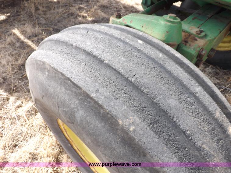 image for item I9140 1979 John Deere 4640 tractor