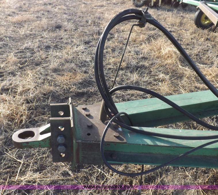 image for item I9149 John Deere 1610 folding field cultivator chisel