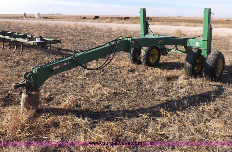 image for item I9151 John Deere 1570 three point caddy cart