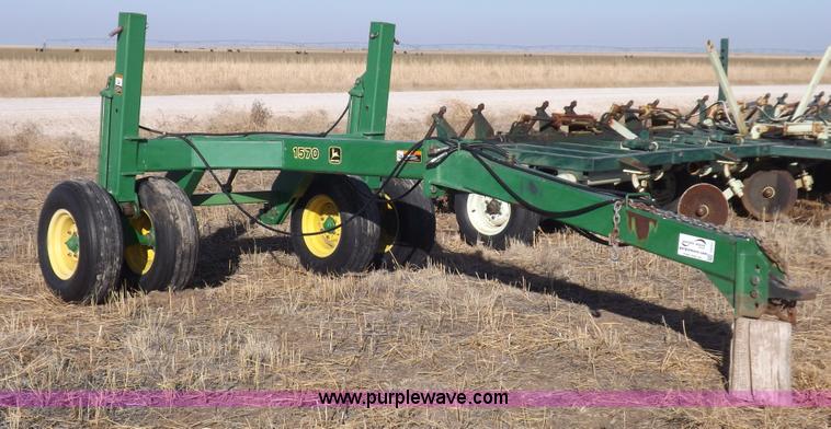 image for item I9151 John Deere 1570 three point caddy cart