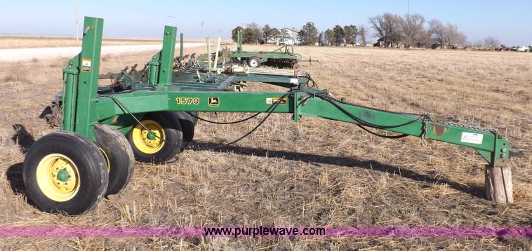 image for item I9151 John Deere 1570 three point caddy cart