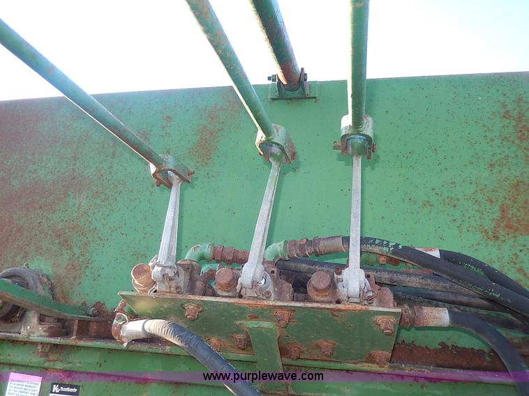 image for item I9300 Henke B240 feed wagon