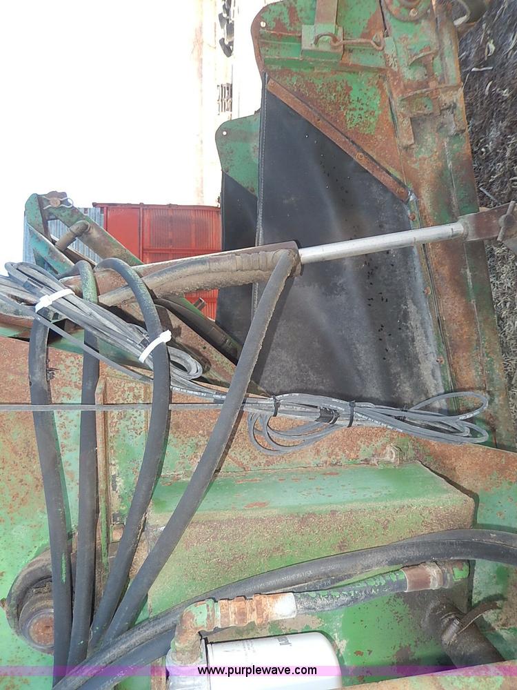 image for item I9300 Henke B240 feed wagon