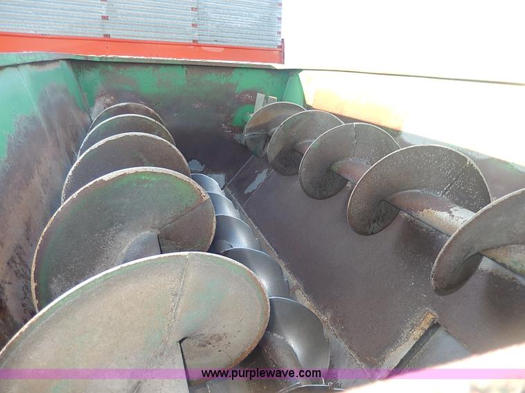 image for item I9300 Henke B240 feed wagon