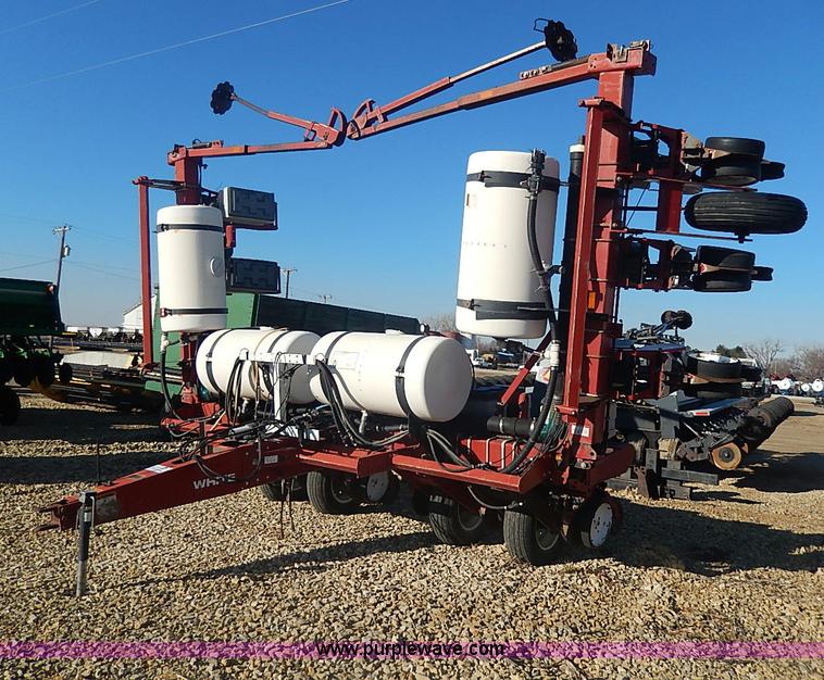 image for item I9303 White 6122 planter