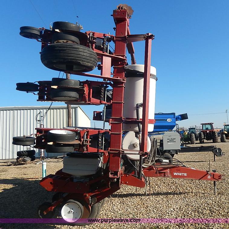 image for item I9303 White 6122 planter