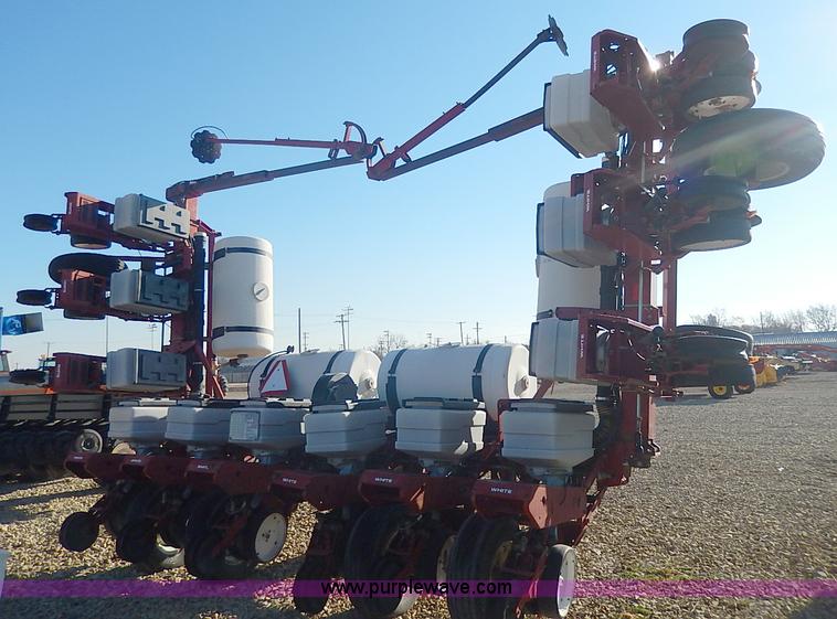 image for item I9303 White 6122 planter