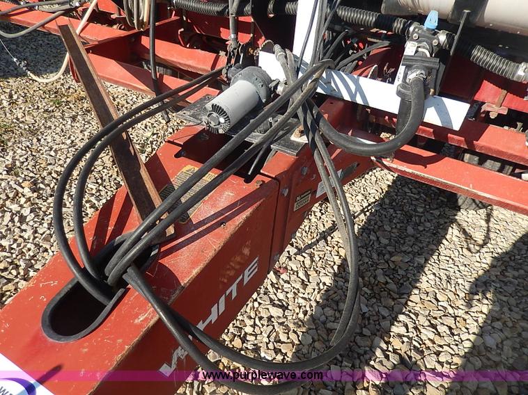 image for item I9303 White 6122 planter