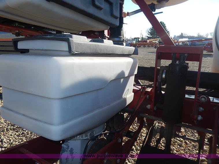 image for item I9303 White 6122 planter