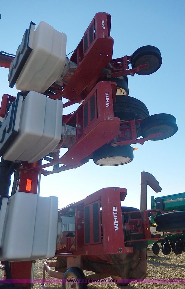 image for item I9303 White 6122 planter