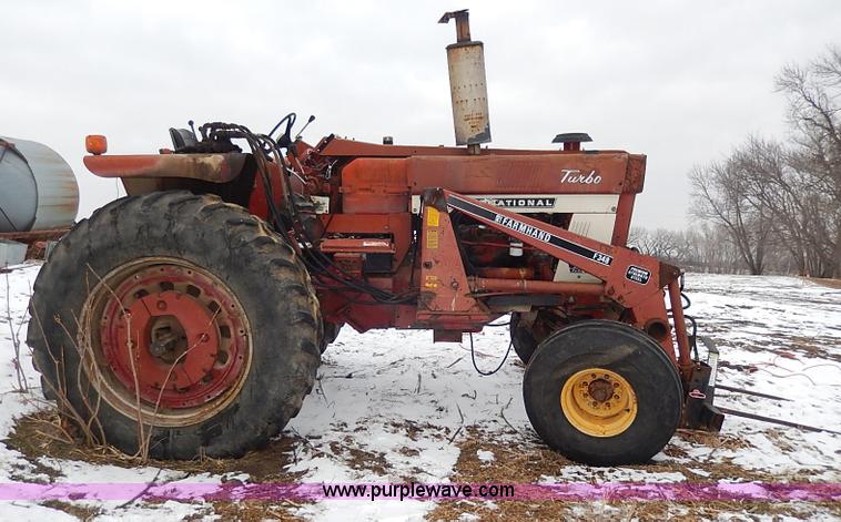 image for item I9341 1971 International 1466 tractor
