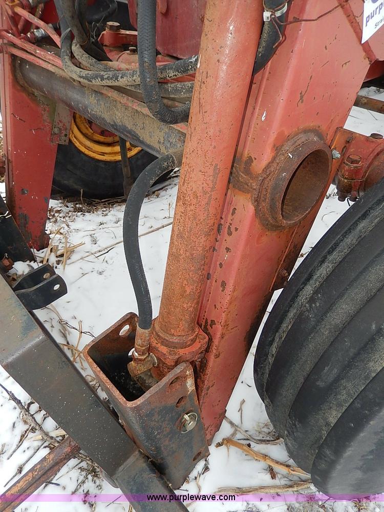 image for item I9341 1971 International 1466 tractor