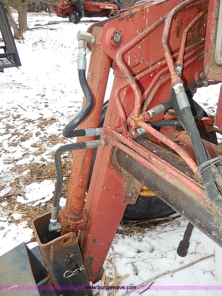 image for item I9341 1971 International 1466 tractor