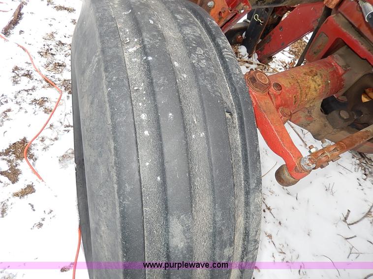 image for item I9341 1971 International 1466 tractor