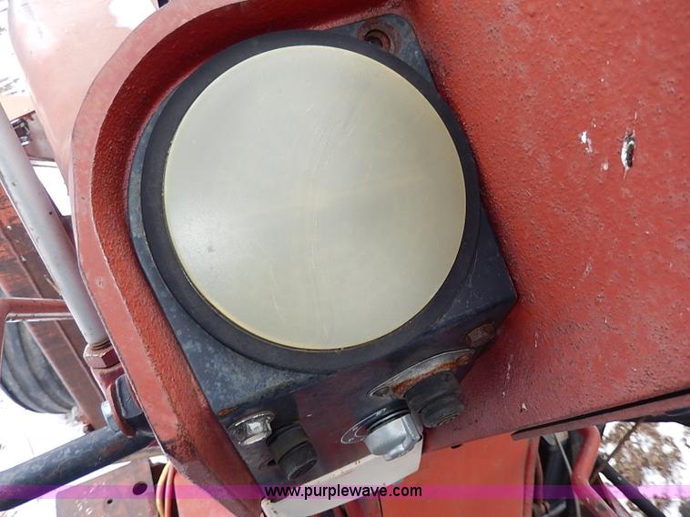 image for item I9341 1971 International 1466 tractor