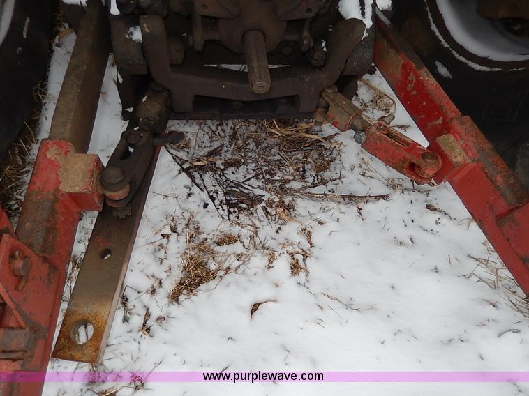 image for item I9341 1971 International 1466 tractor