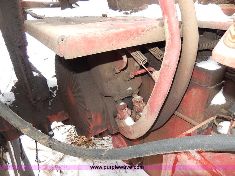 image for item I9341 1971 International 1466 tractor