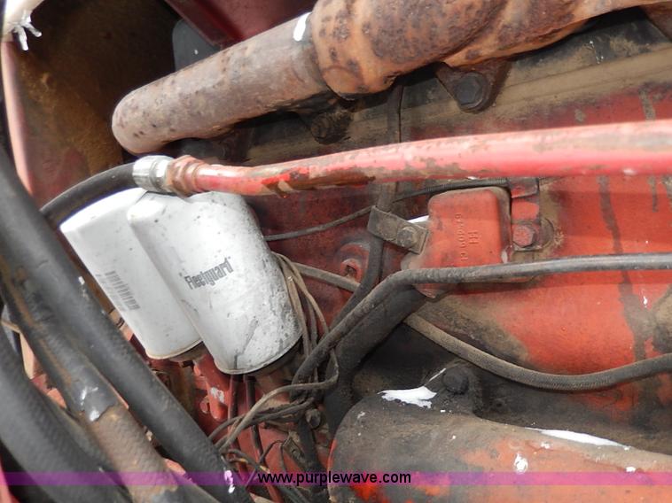 image for item I9341 1971 International 1466 tractor