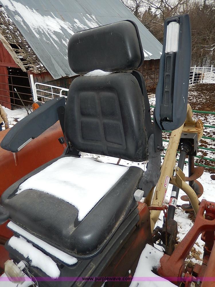 image for item I9343 1975 International 1066 tractor