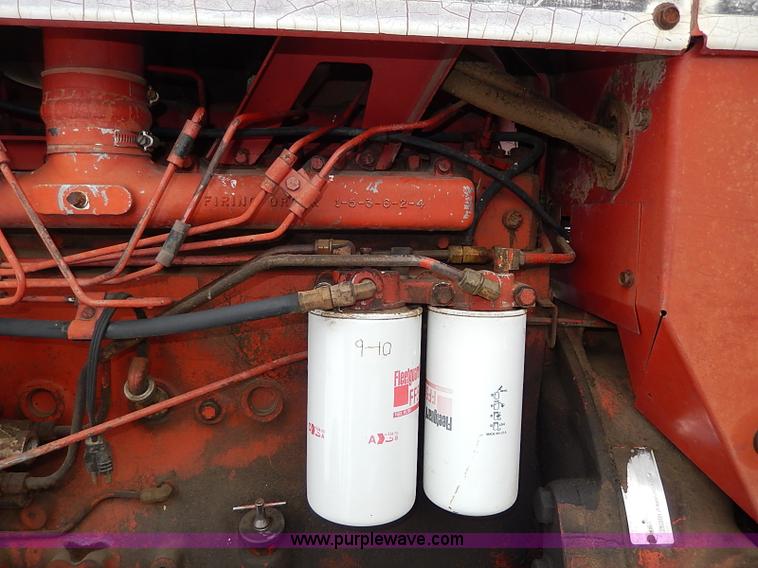 image for item I9343 1975 International 1066 tractor