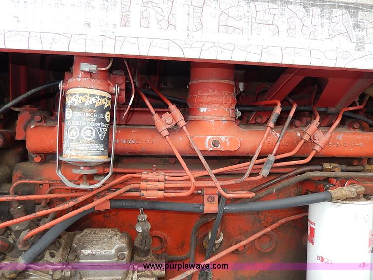 image for item I9343 1975 International 1066 tractor