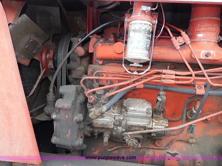 image for item I9343 1975 International 1066 tractor