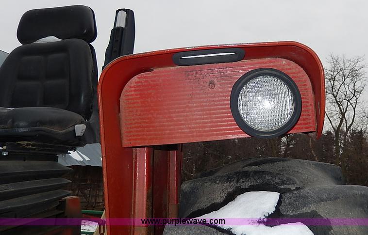 image for item I9343 1975 International 1066 tractor