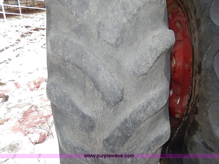 image for item I9343 1975 International 1066 tractor