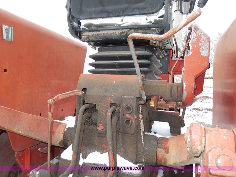 image for item I9343 1975 International 1066 tractor