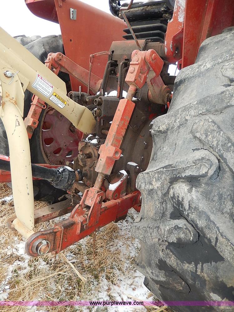 image for item I9343 1975 International 1066 tractor