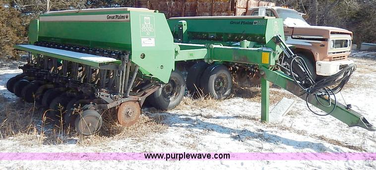 image for item I9361 Great Plains Solid Stand 30' grain drill