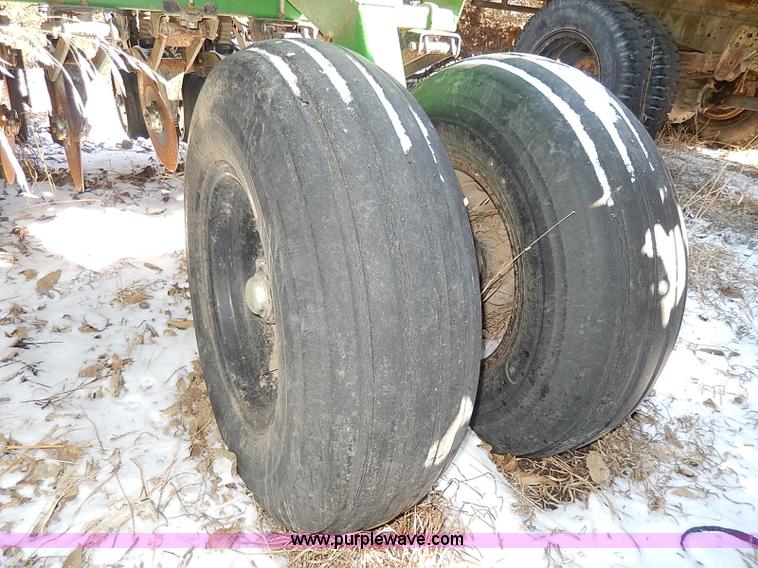 image for item I9361 Great Plains Solid Stand 30' grain drill