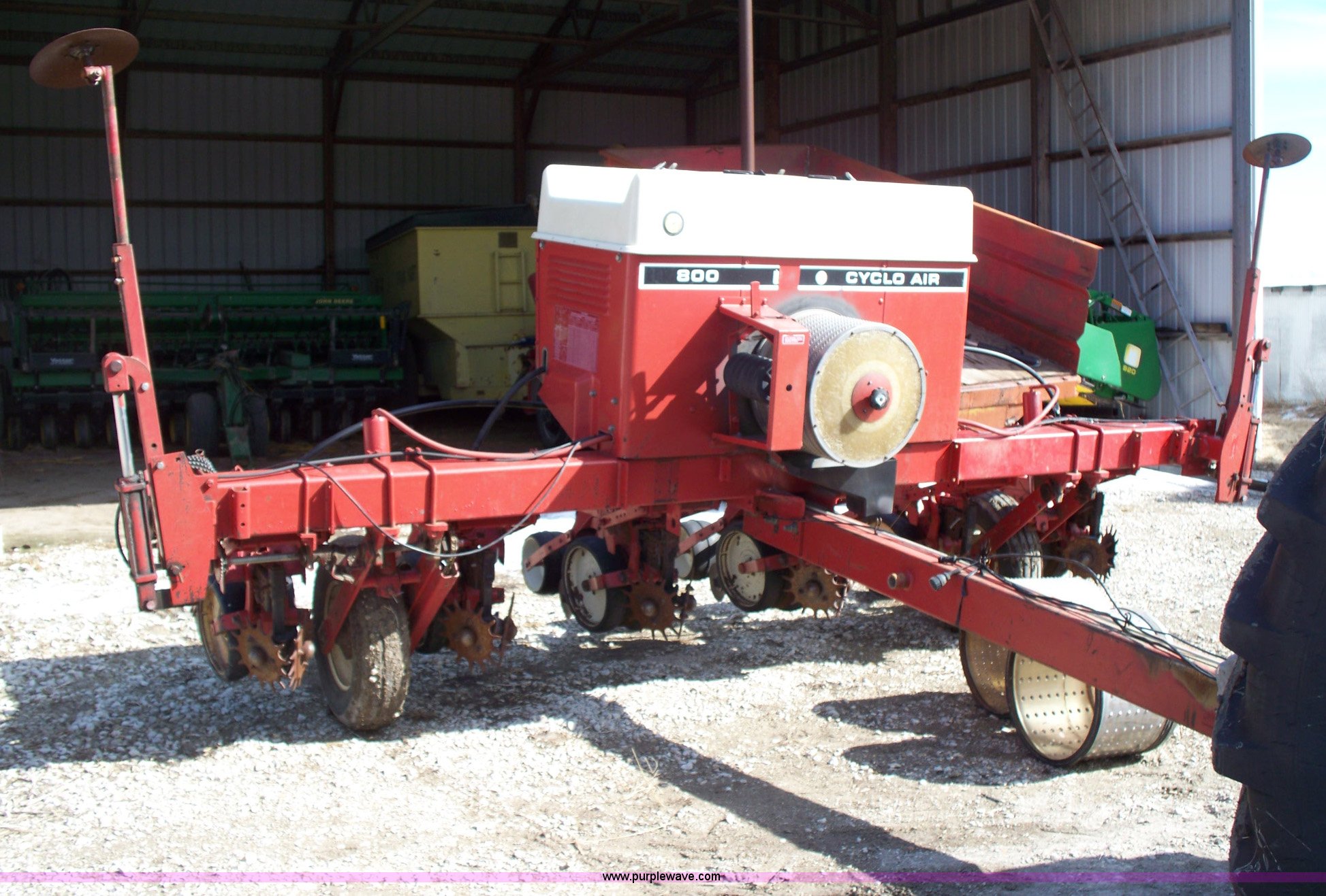 International 800 Cyclo air planter in St. KS Item C1871 sold