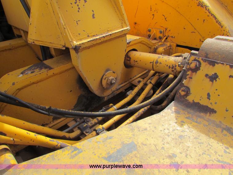 image for item AE9021 1973 John Deere 860A scraper