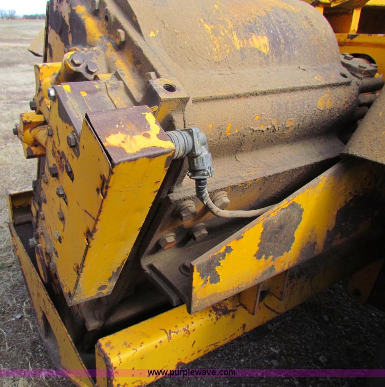 image for item AE9021 1973 John Deere 860A scraper